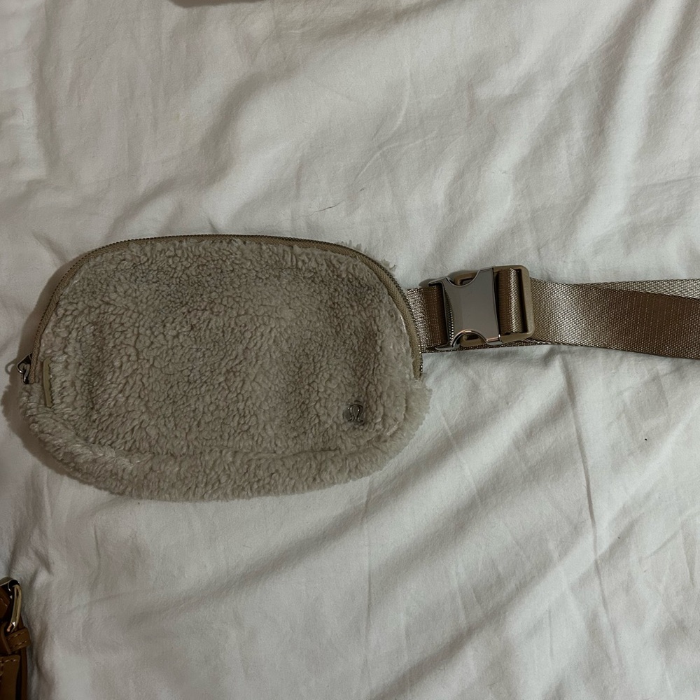 Lululemon Sherpa Fleece Belt Bag